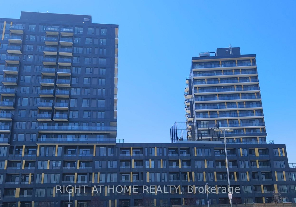 4878-powers-common-burlington-ontario-w13038922