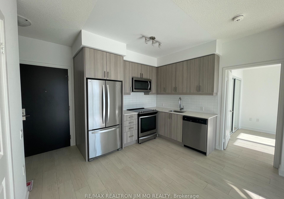 8-nahani-way-mississauga-ontario-w13038968