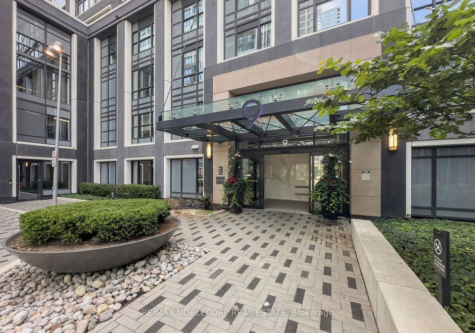 9-mabelle-avenue-etobicoke-ontario-w13039894