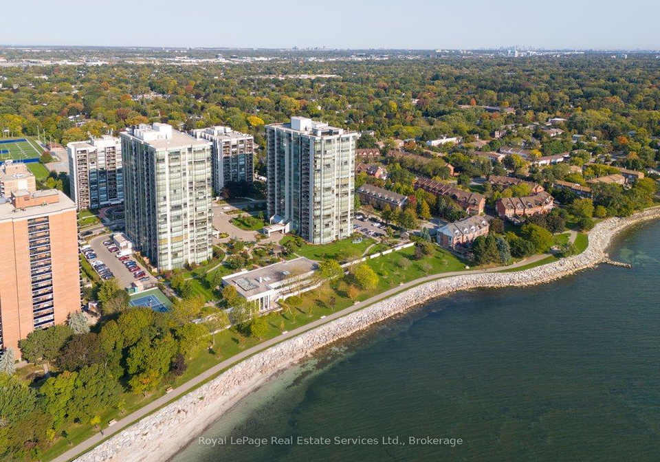 2180-marine-drive-oakville-ontario-w13040002