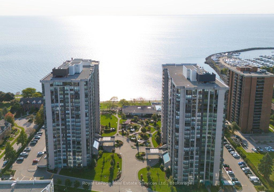 2180-marine-drive-oakville-ontario-w13040002
