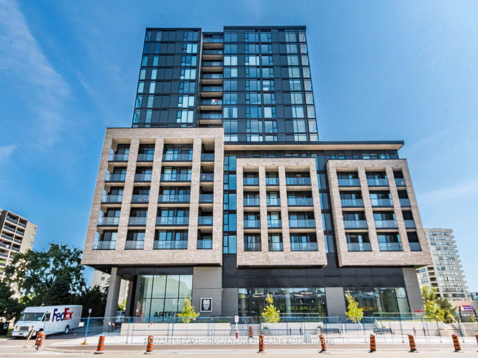 86-dundas-street-e-mississauga-ontario-w13040158