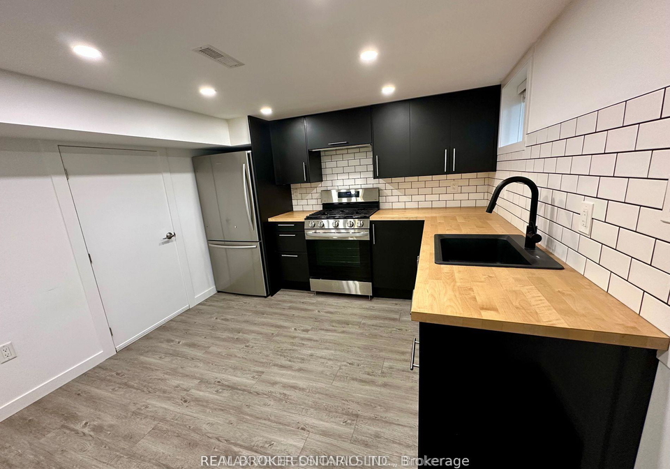 66-whitburn-crescent-york-ontario-w13040180