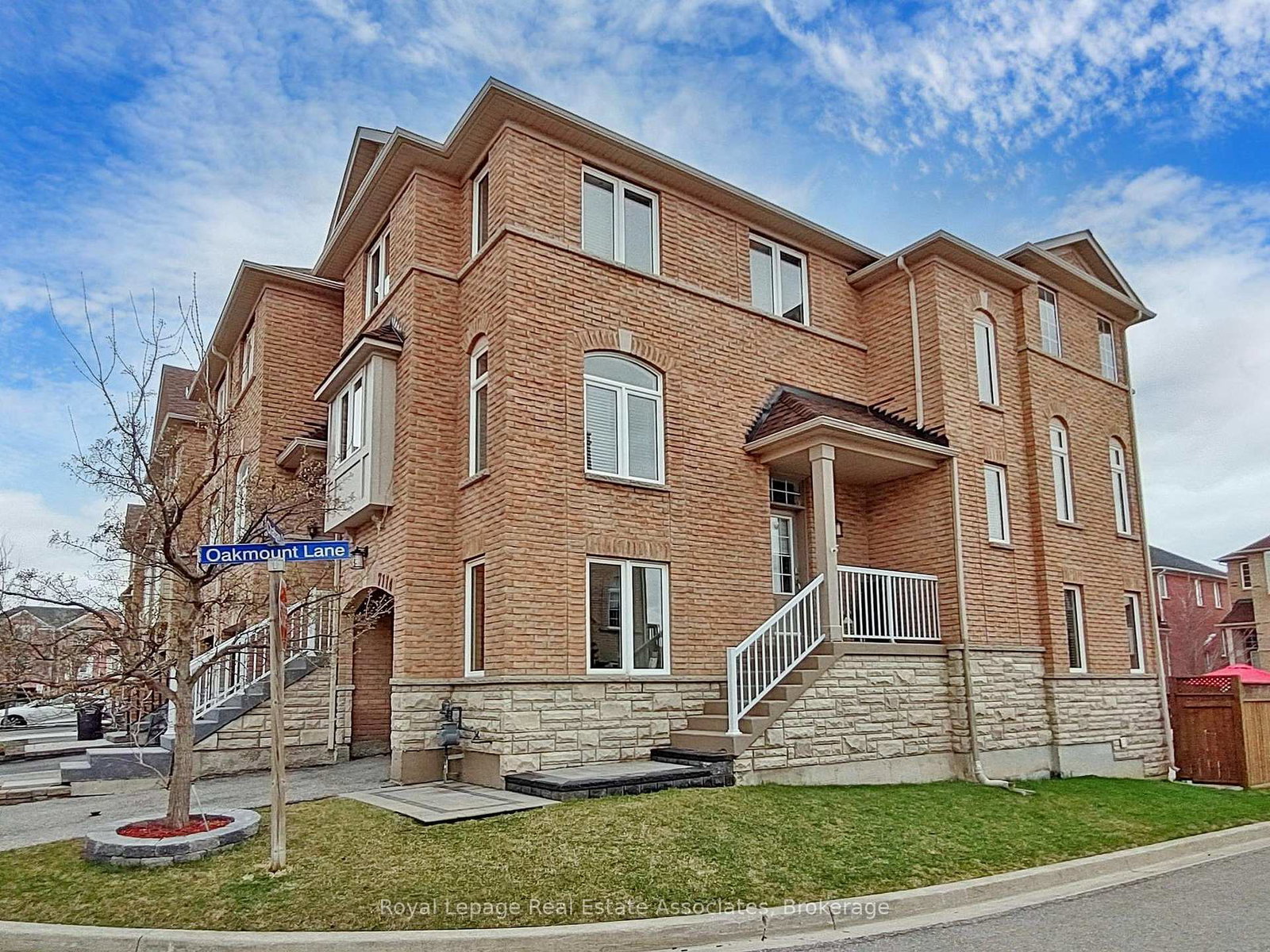7114-chatham-court-mississauga-ontario-w13040968