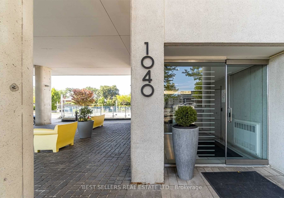 1040-the-queensway-etobicoke-ontario-w13041630