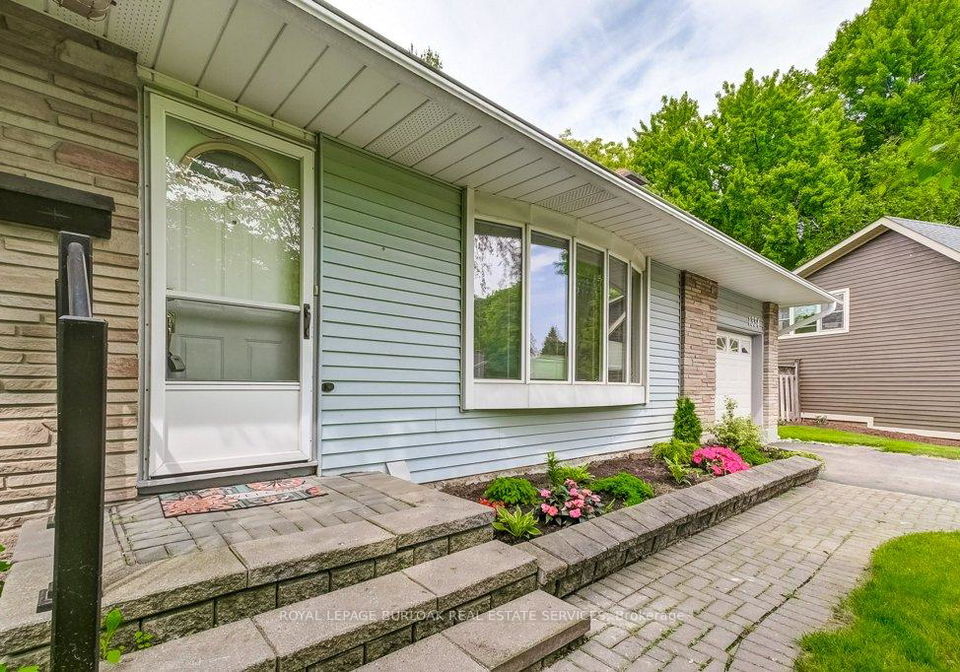 1334-langdale-crescent-oakville-ontario-w13041680