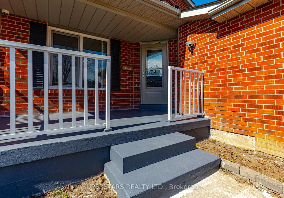 3945-renfrew-crescent-mississauga-ontario-w13041864