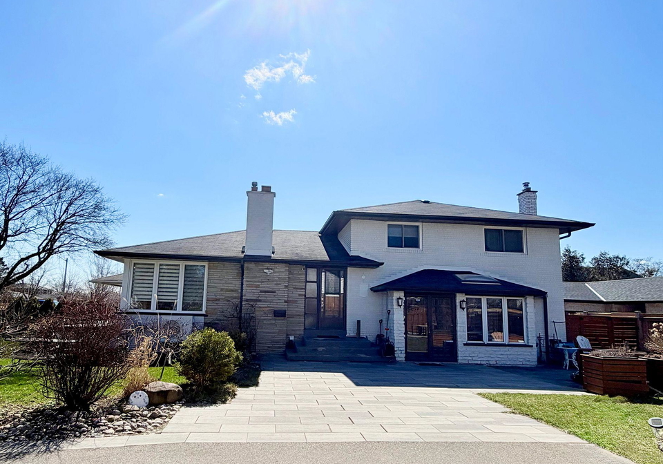 2263-harcourt-crescent-mississauga-ontario-w13042238