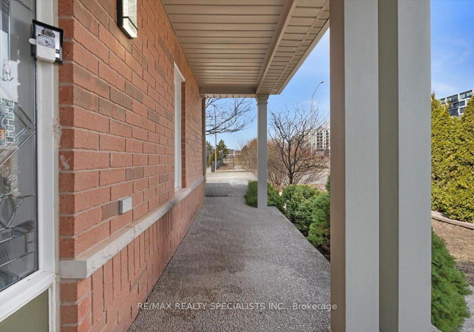 3050-highvalley-road-oakville-ontario-w13042252