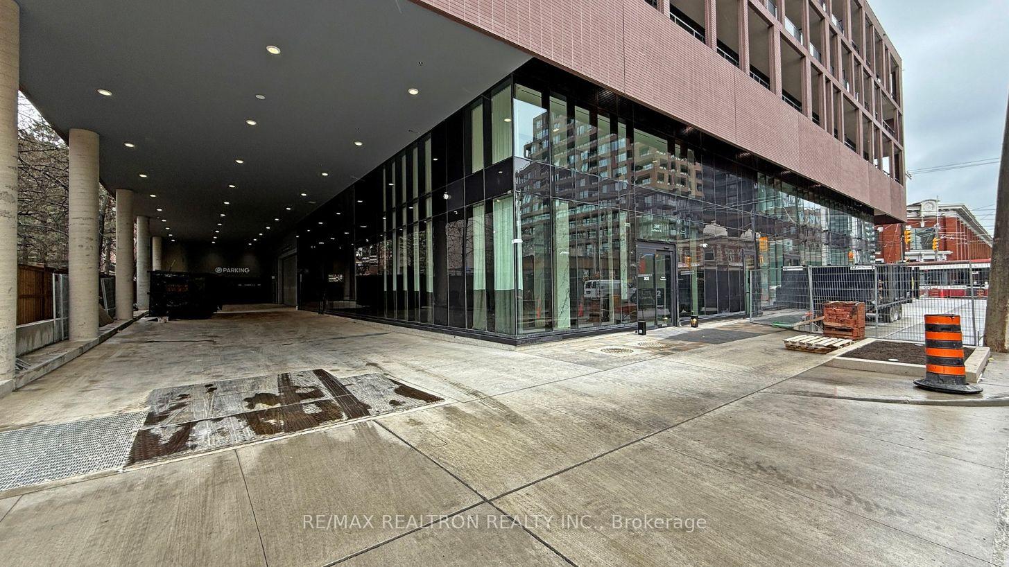 285-dufferin-street-toronto-ontario-w13042260