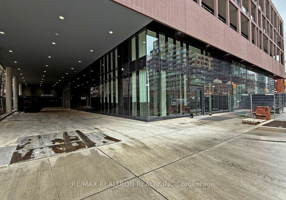 285-dufferin-street-toronto-ontario-w13042260