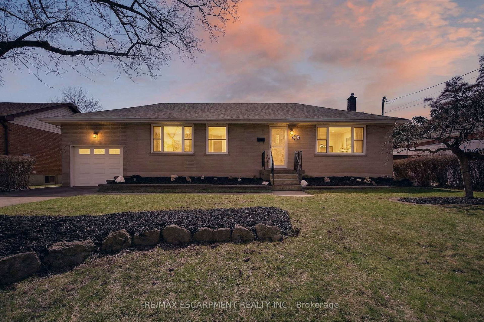 1055-shepherds-drive-burlington-ontario-w13042536