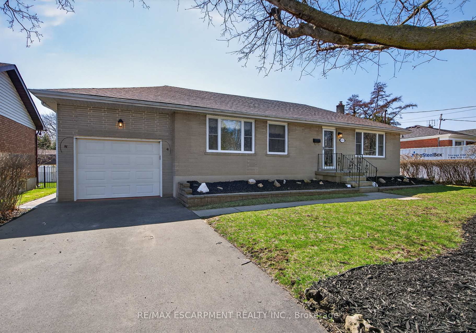 1055-shepherds-drive-burlington-ontario-w13042536