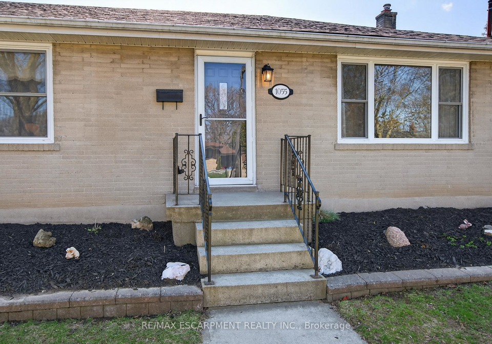 1055-shepherds-drive-burlington-ontario-w13042536