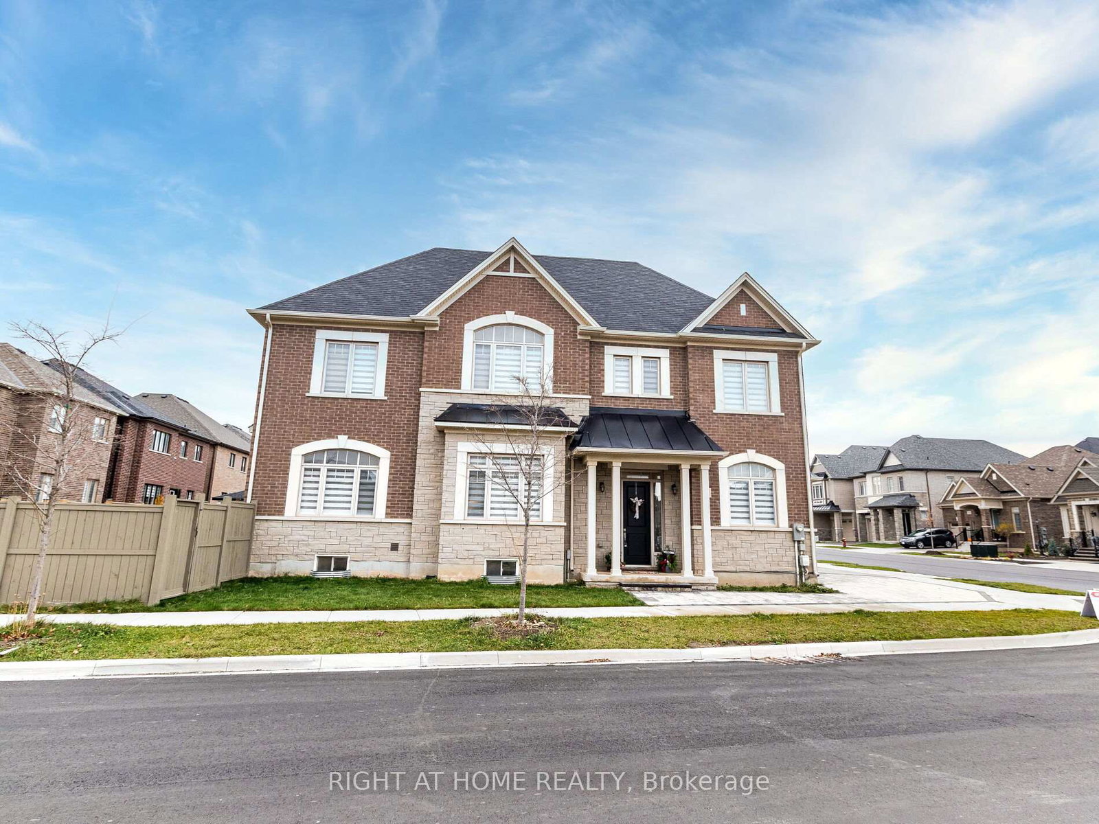 95-viva-gardens-oakville-ontario-w13042670