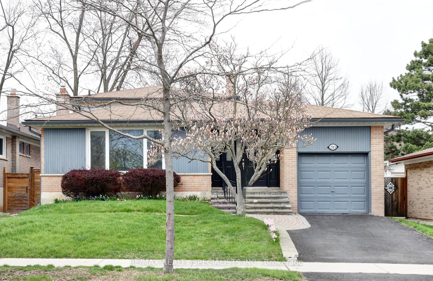2513-thorn-lodge-drive-mississauga-ontario-w13042780