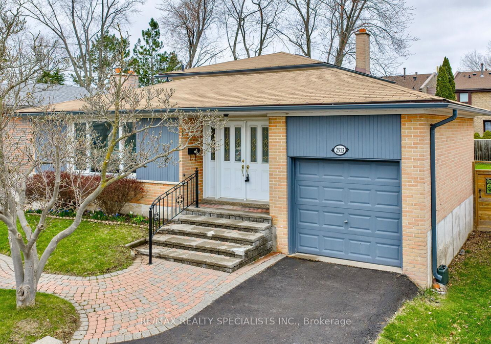 2513-thorn-lodge-drive-mississauga-ontario-w13042780