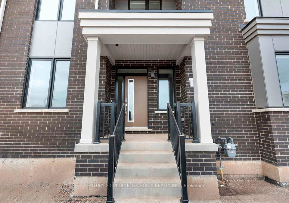 3-crown-gate-oakville-ontario-w13042928