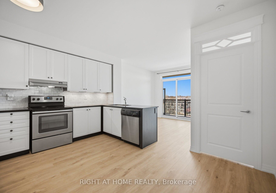 3563-lake-shore-boulevard-w-etobicoke-ontario-w13043132