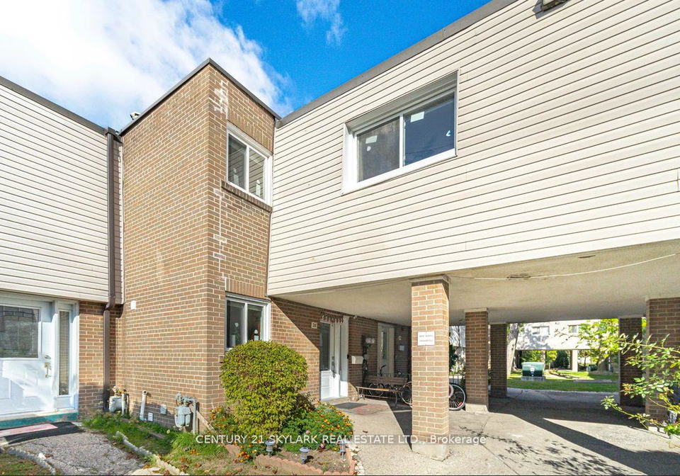 435-silverstone-drive-etobicoke-ontario-w13043302