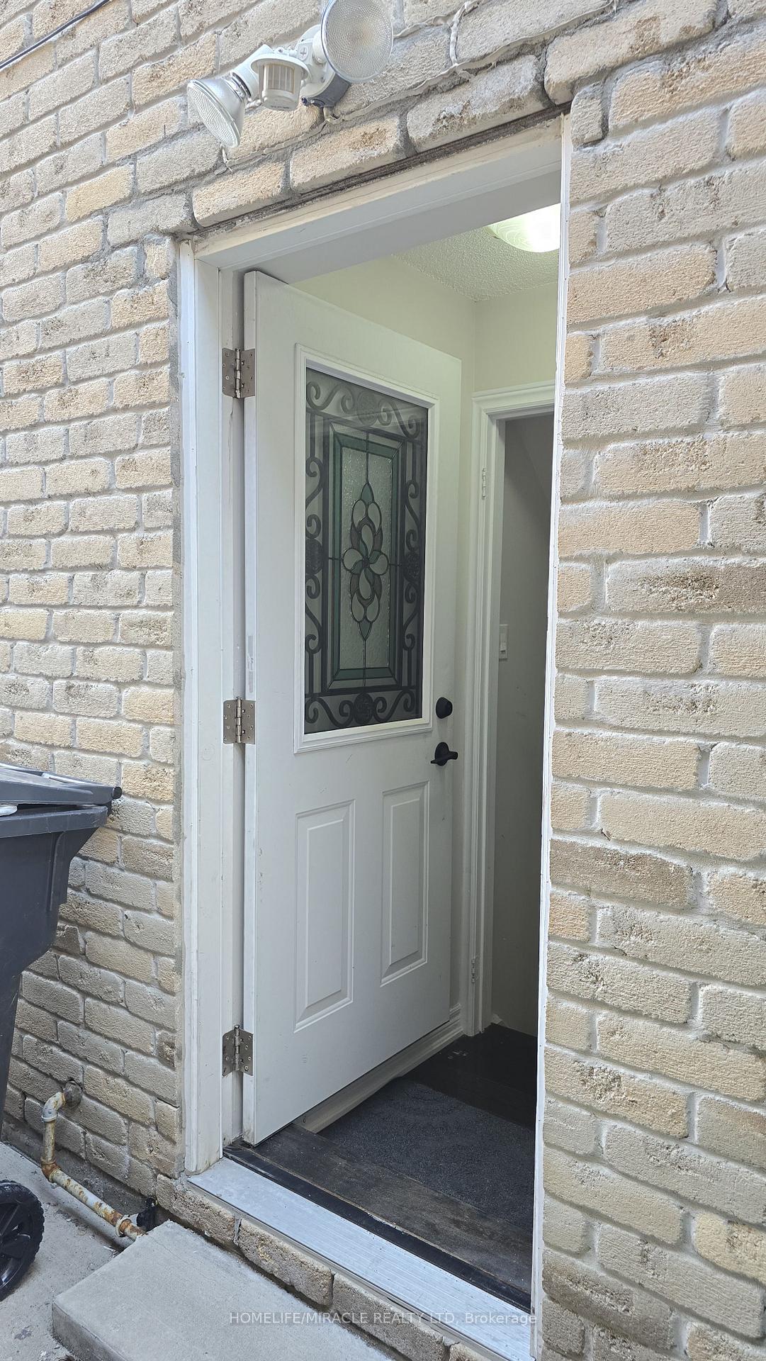 59-castle-oaks-cross-brampton-ontario-w13043698