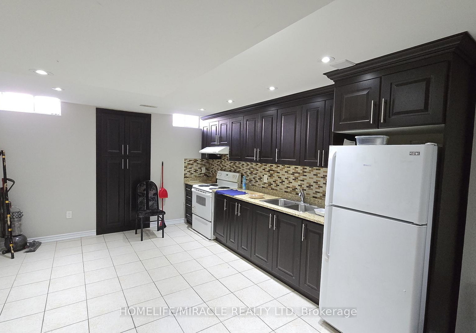 59-castle-oaks-cross-brampton-ontario-w13043698
