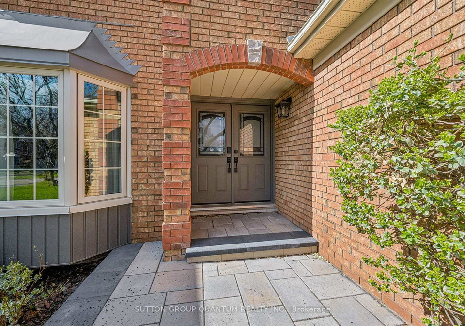 1496-tanner-court-oakville-ontario-w13043734