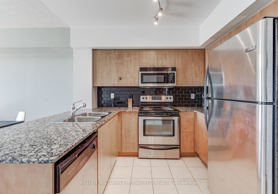 1403-royal-york-road-etobicoke-ontario-w13043900