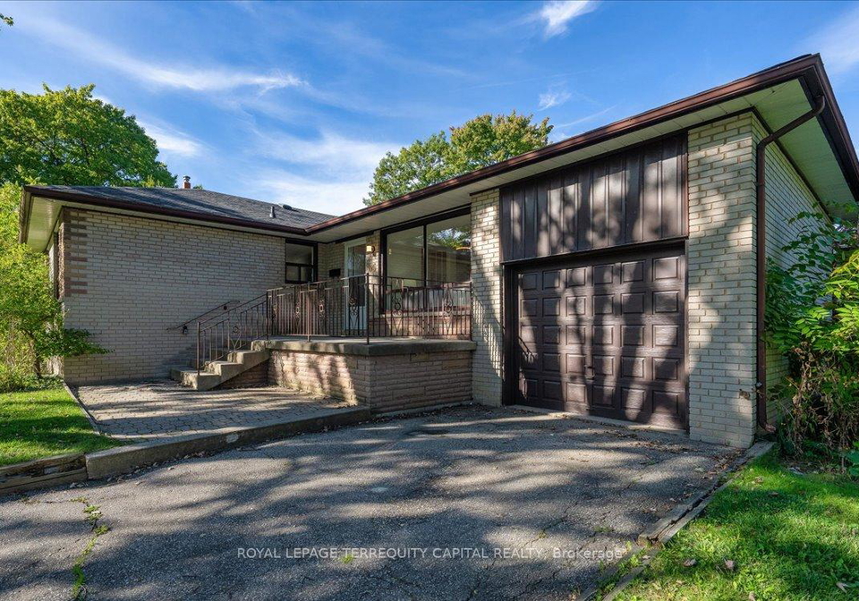 65-glenmanor-drive-oakville-ontario-w13043982