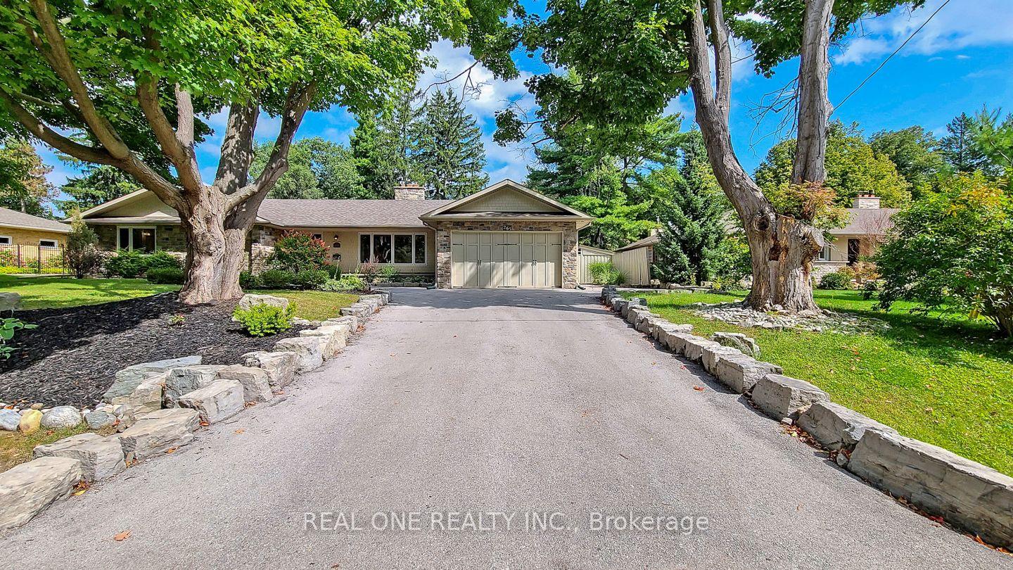 265-woodland-drive-oakville-ontario-w13044026