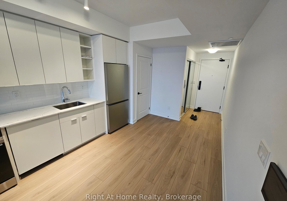 2075-lakeshore-road-burlington-ontario-w13044292