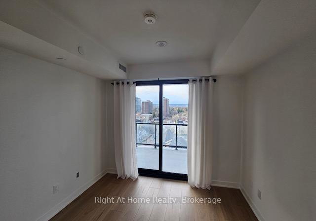 2075-lakeshore-road-burlington-ontario-w13044292