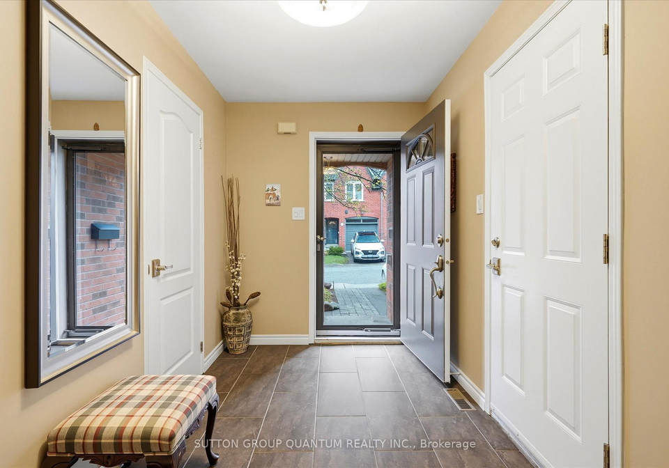 928-queen-street-w-mississauga-ontario-w13044294