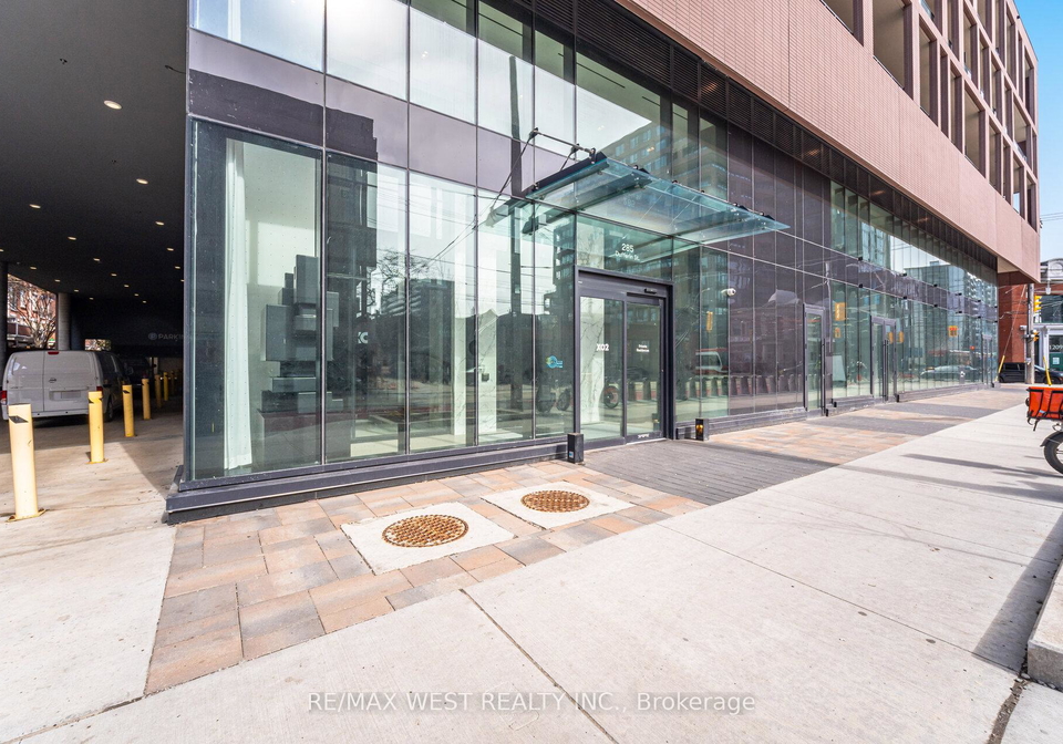 285-dufferin-street-toronto-ontario-w13044314