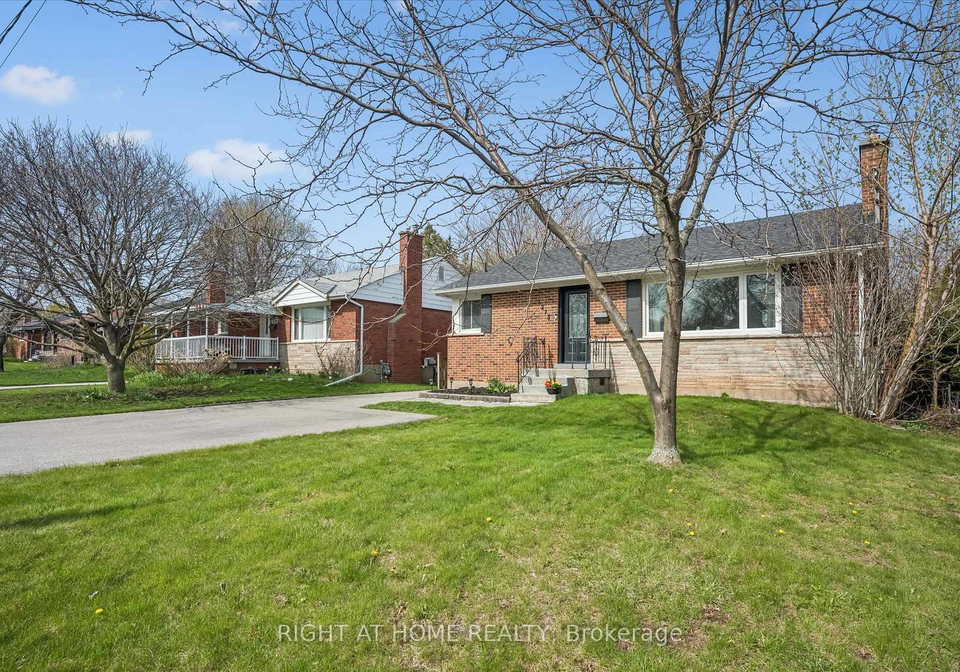 1275-royal-drive-burlington-ontario-w13044556