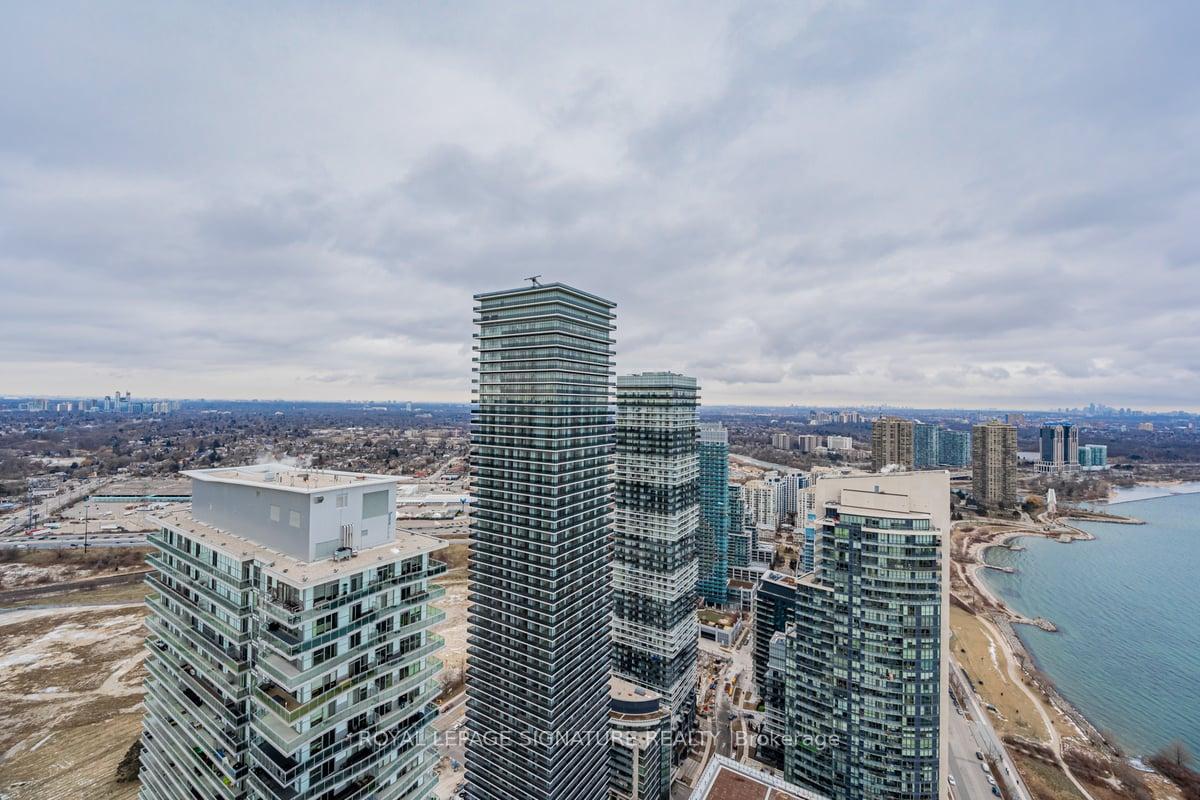 20-shore-breeze-drive-etobicoke-ontario-w13044656
