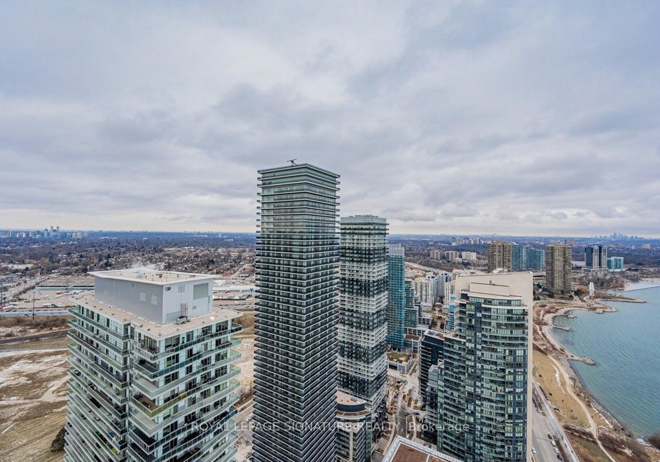 20-shore-breeze-drive-etobicoke-ontario-w13044656