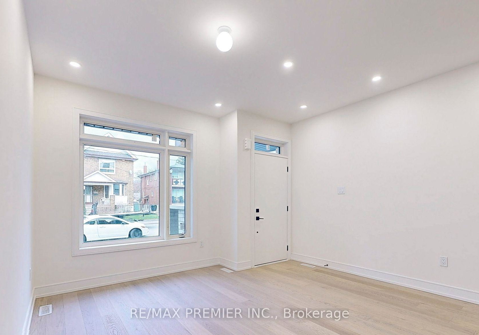 208-mcroberts-avenue-toronto-ontario-w13044976