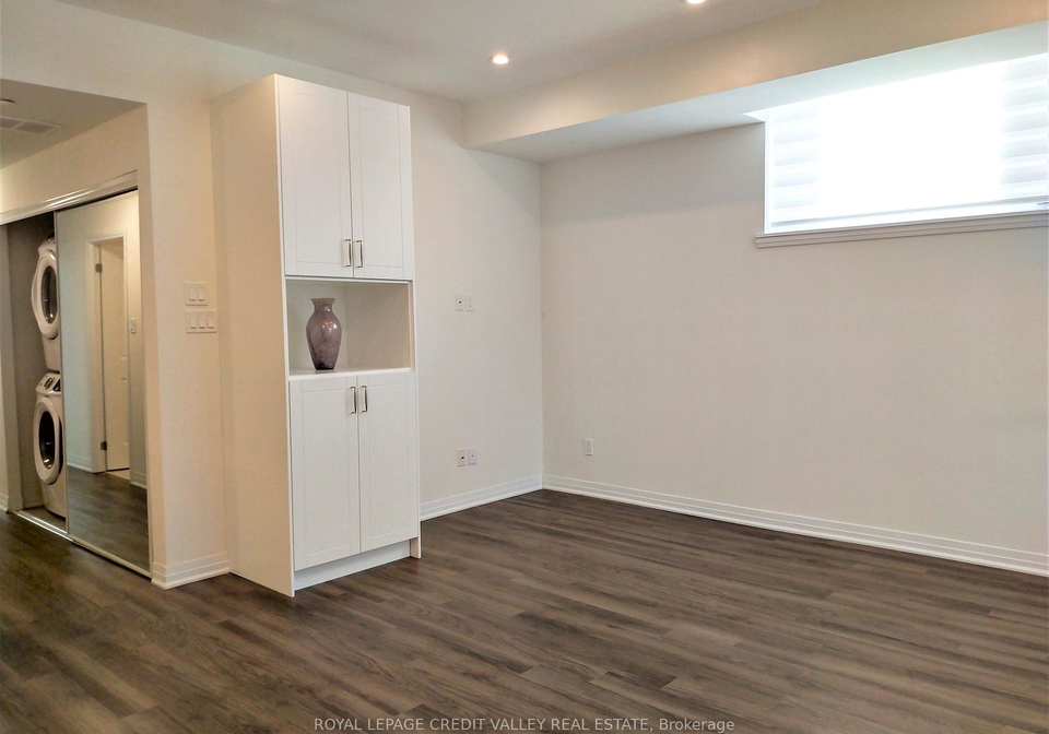 650-atwater-avenue-mississauga-ontario-w13045042