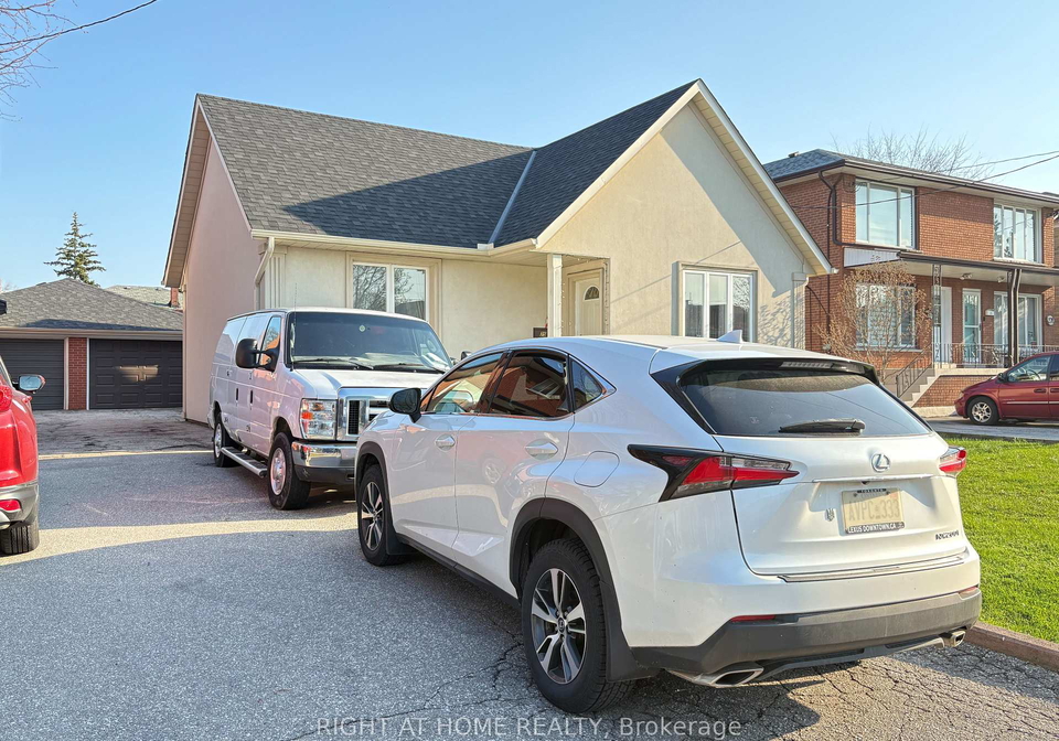 25-burlingame-road-etobicoke-ontario-w13045268