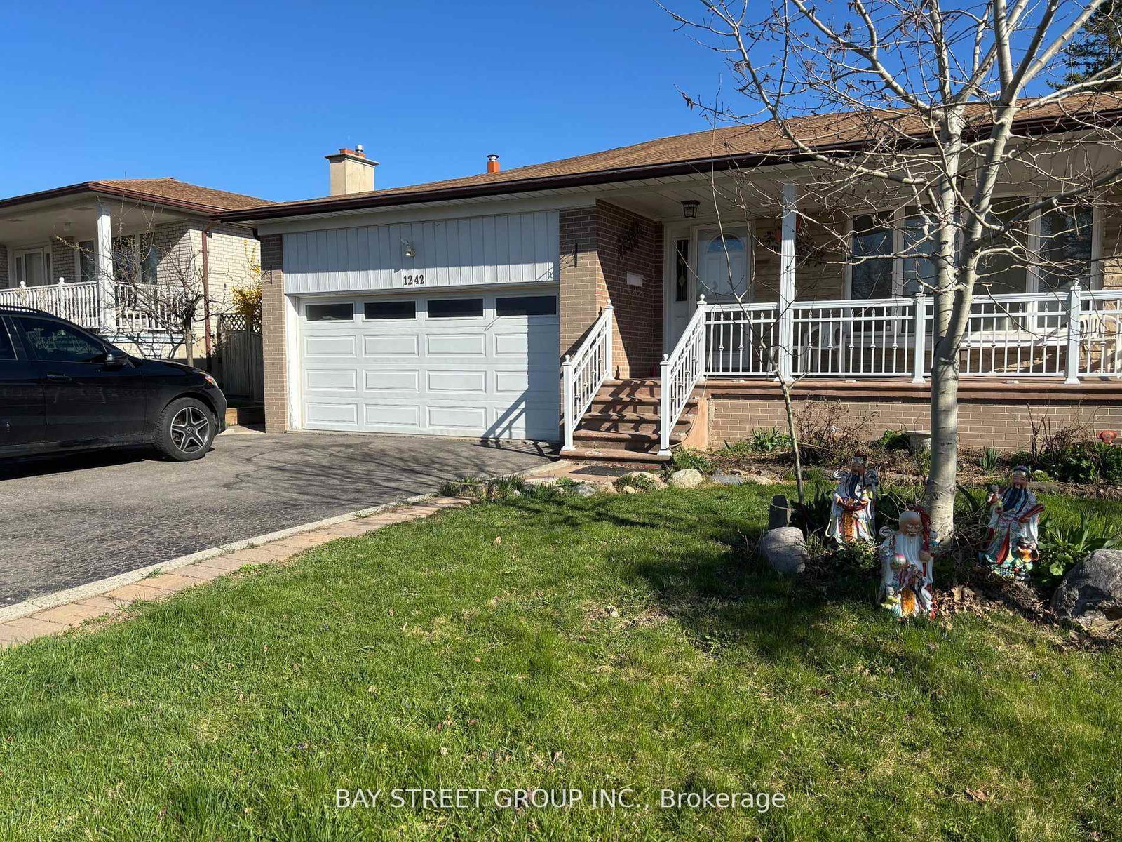 1242-mcbride-avenue-mississauga-ontario-w13045606