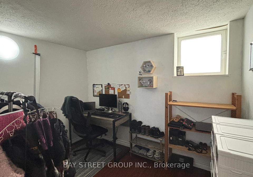 1242-mcbride-avenue-mississauga-ontario-w13045606