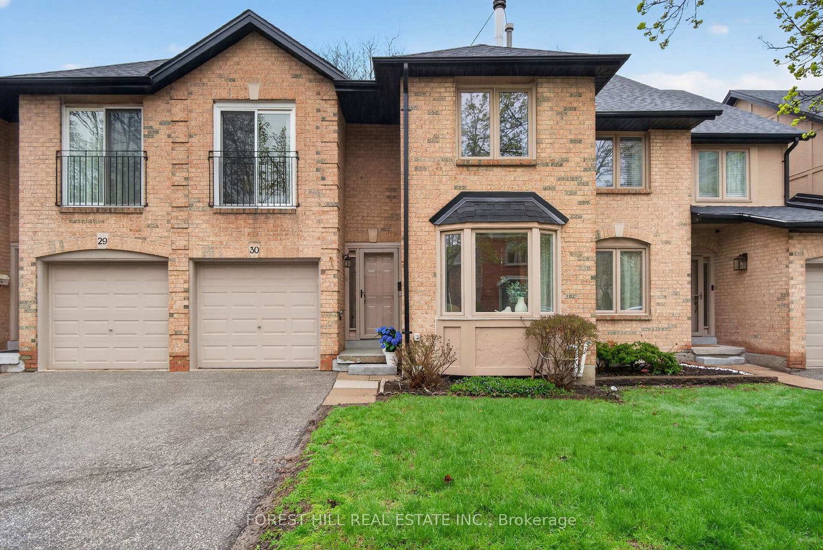 4635-regents-terrace-mississauga-ontario-w13045746