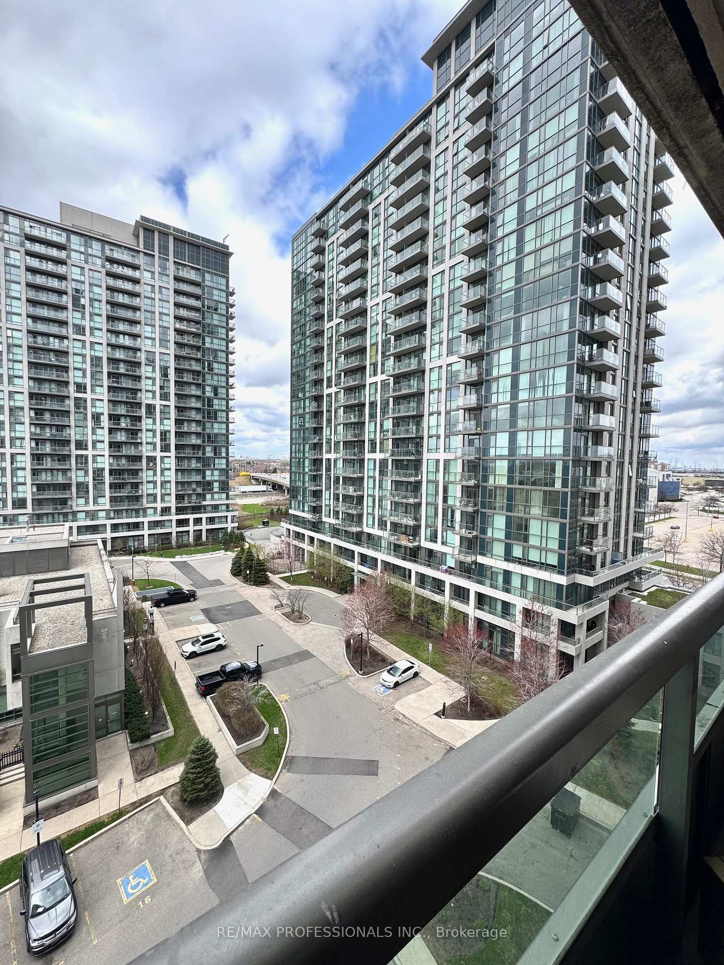 335-rathburn-road-w-mississauga-ontario-w13045786