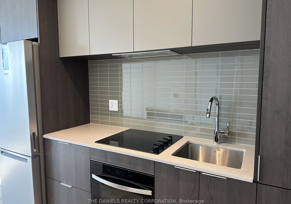395-square-one-drive-mississauga-ontario-w13045946
