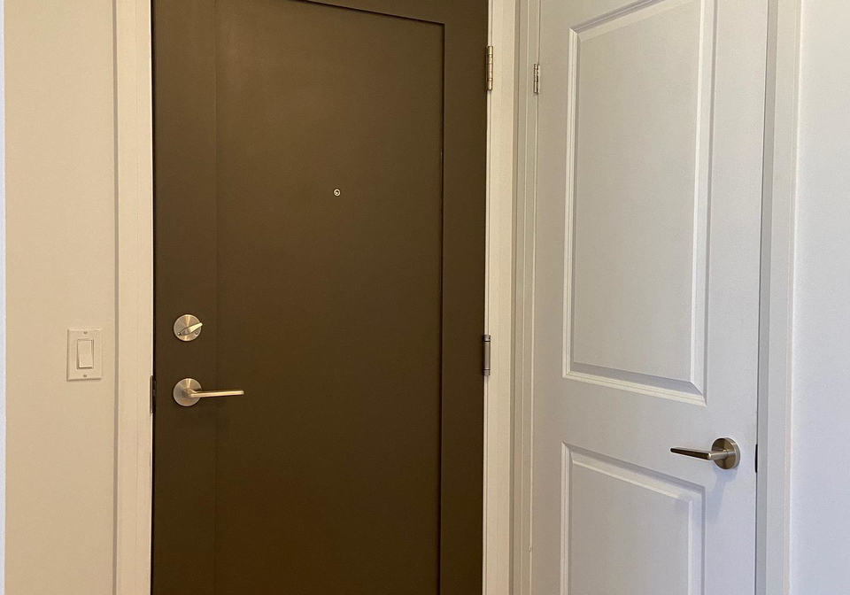 75-eglinton-avenue-w-mississauga-ontario-w13046082