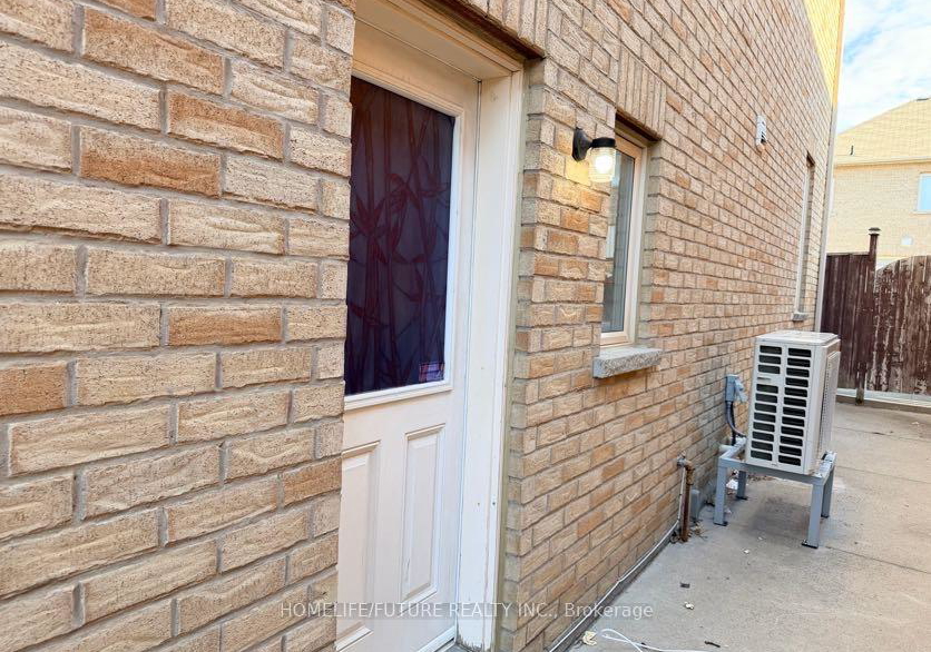22-gamson-crescent-brampton-ontario-w13046098