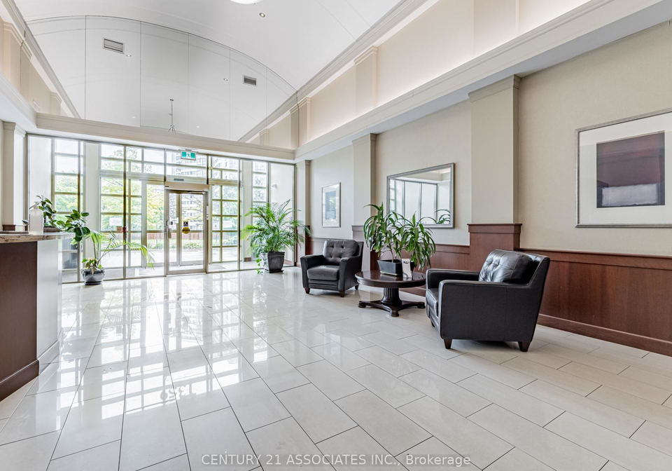 1359-rathburn-road-e-mississauga-ontario-w13046124