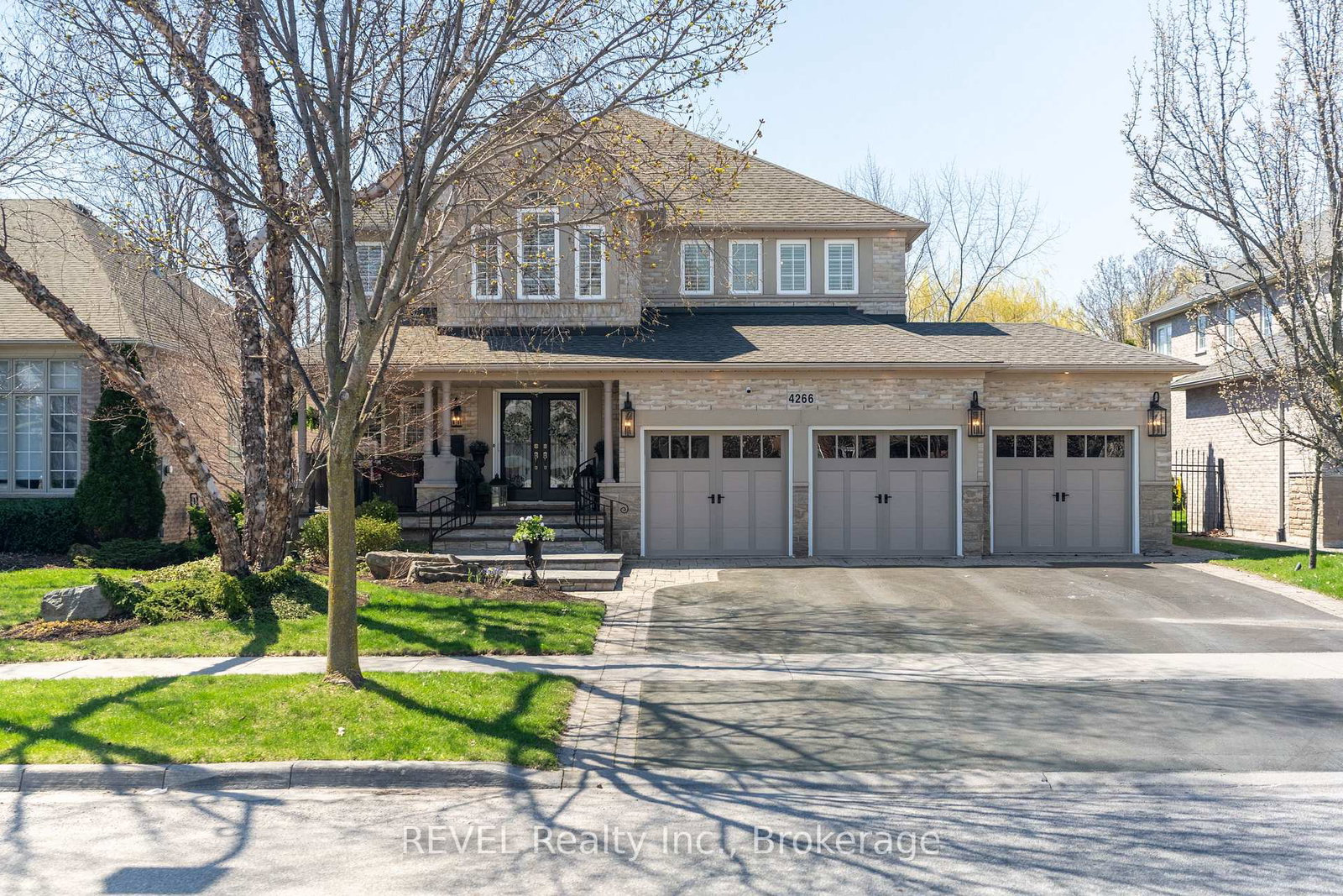 4266-clubview-drive-burlington-ontario-w13046200
