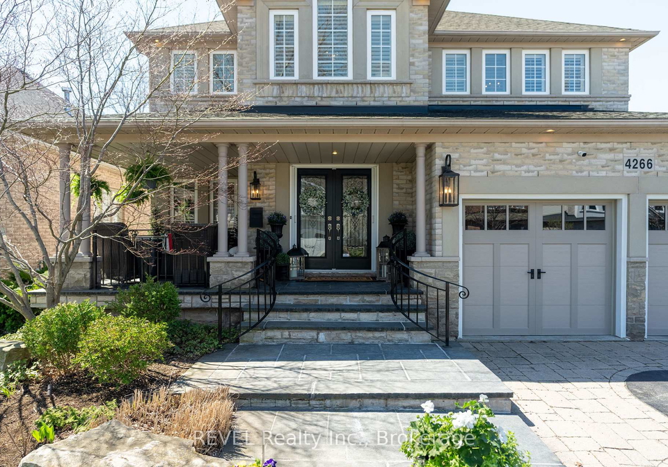 4266-clubview-drive-burlington-ontario-w13046200